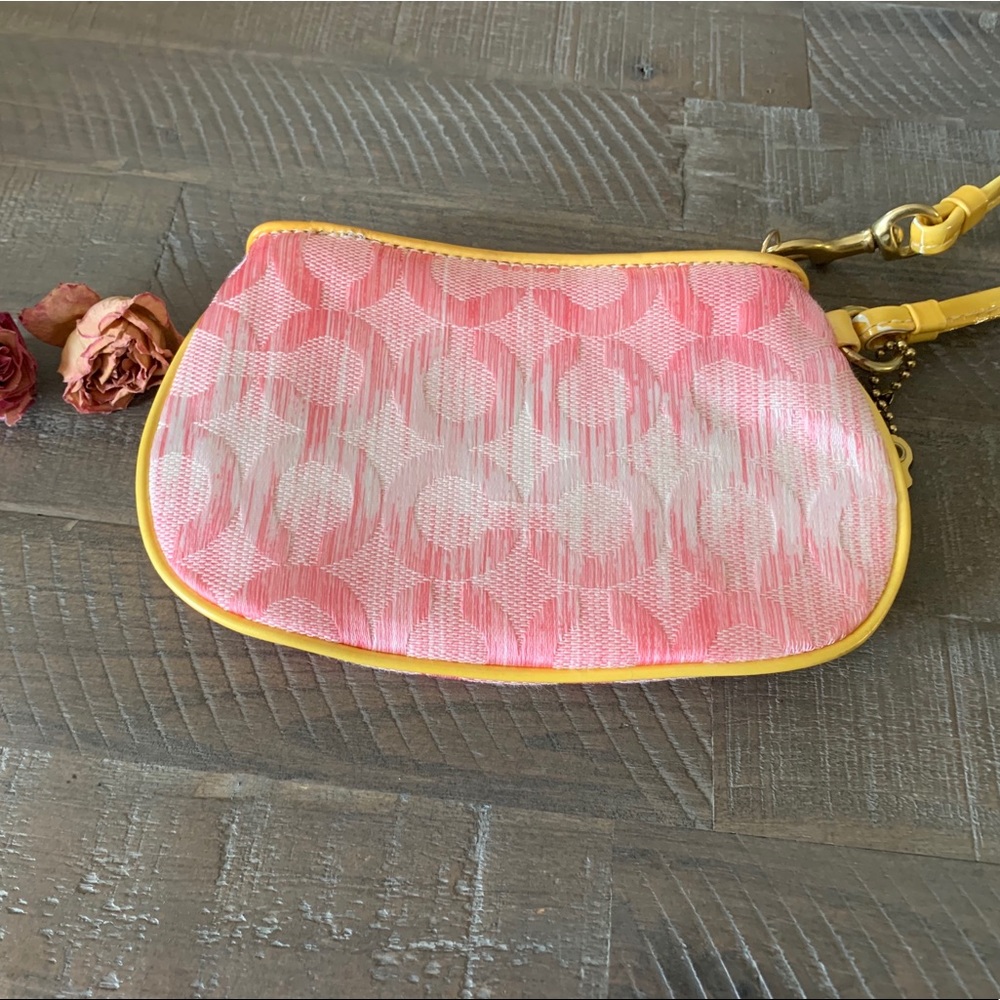 Coach -Wristlet - Picture 5 of 6